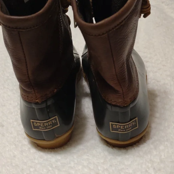 Sperry Dark Brown and Black Waterproof Boots. It's BOOT TIME. - Picture 5 of 10